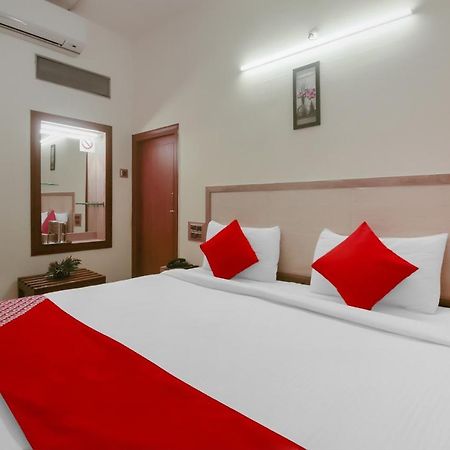 מייזור Kaveri Hotel Bed & Breakfast מראה חיצוני תמונה