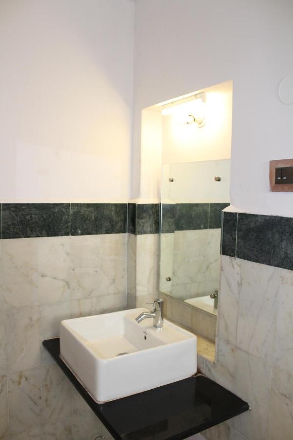 מייזור Kaveri Hotel Bed & Breakfast מראה חיצוני תמונה